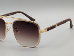 Elegant Gold Frame Sunglasses with Brown Gradient Lenses
